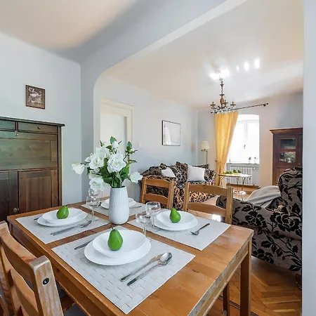 Old Town Penthouse P&o Serviced Apartament *