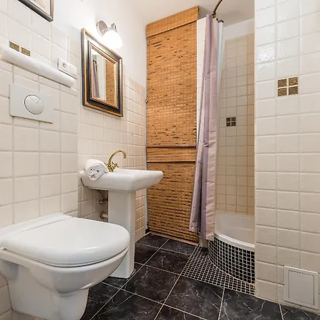 Old Town Penthouse P&o Serviced