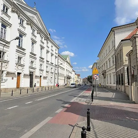 Apartment Old Town Penthouse P&o Serviced *