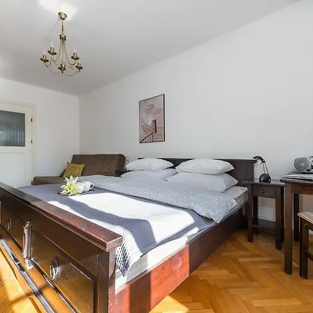 Lejlighed Old Town Penthouse P&o Serviced